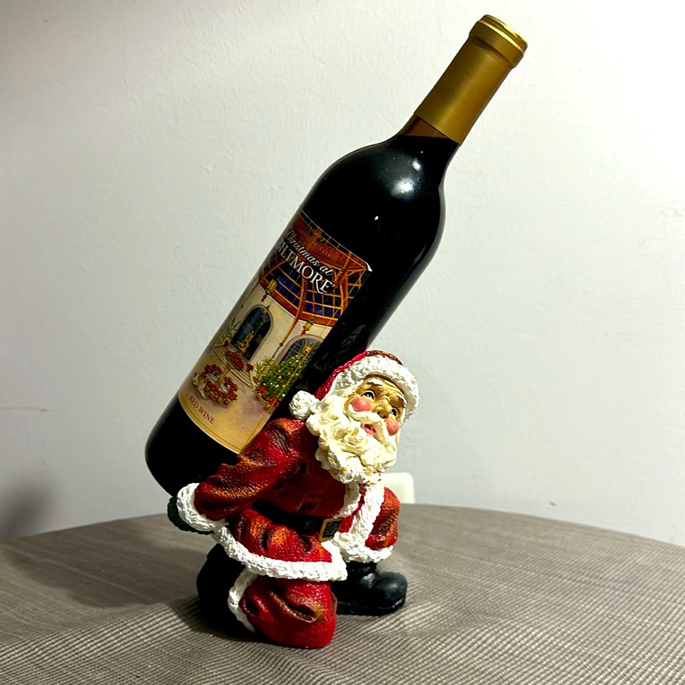 CHRISTMAS SANTA WINE BOTTLE HOLDER HOLIDAY TABLETOP COUNTERTOP DECOR